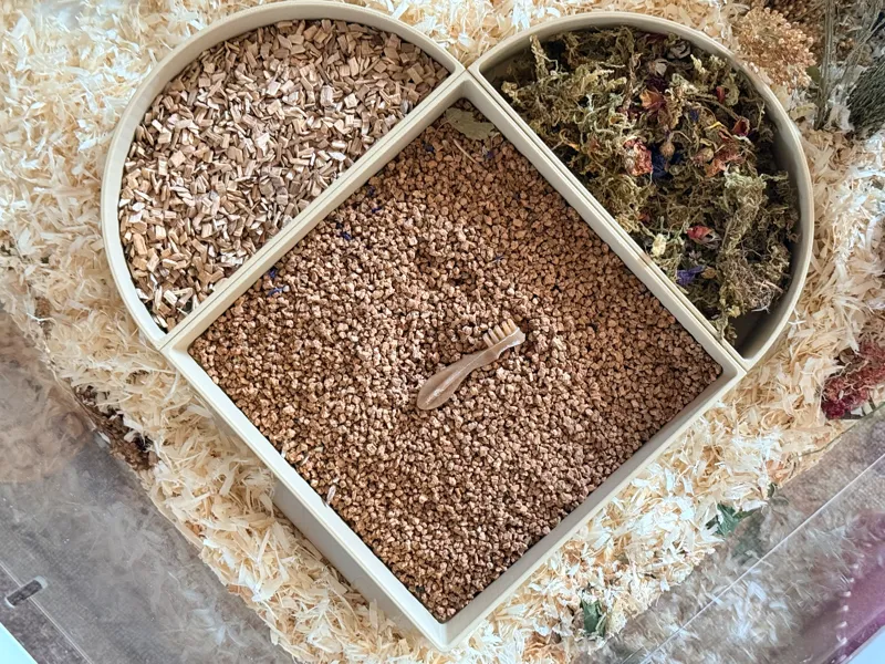 3 Part Heart Hamster Substrate dig box