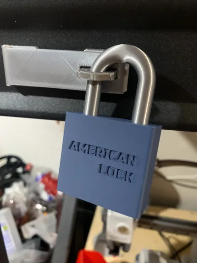 Fake American Lock Padlock & Clasp by Zzz3DSelkirk MakerWorld: Download ...