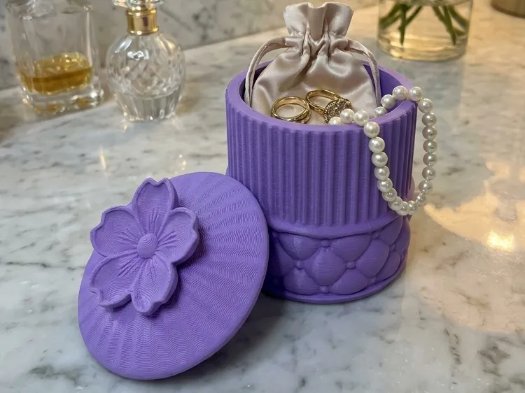 Floral Jewelry Box with Quilted Texture & Lid