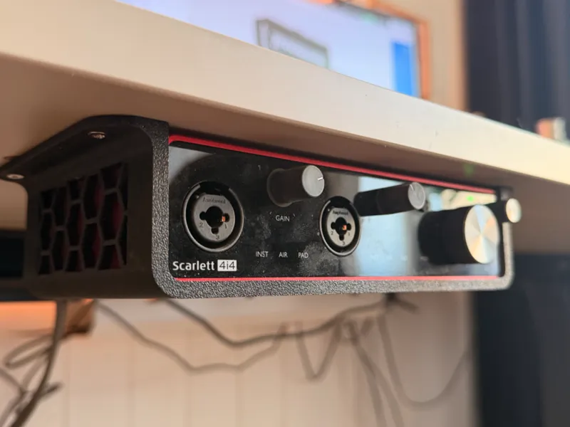 Focusrite Scarlett 4i4 3rd gen under-desk mount