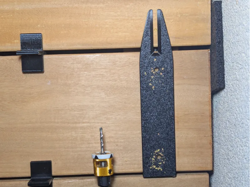 Decking Screw Alignment and Drilling Template