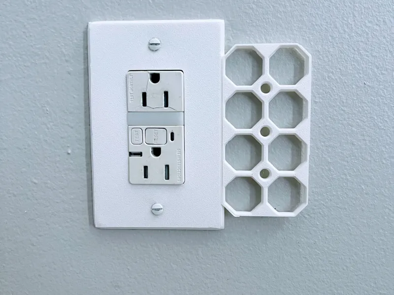 Multiboard Outlet Base Plate