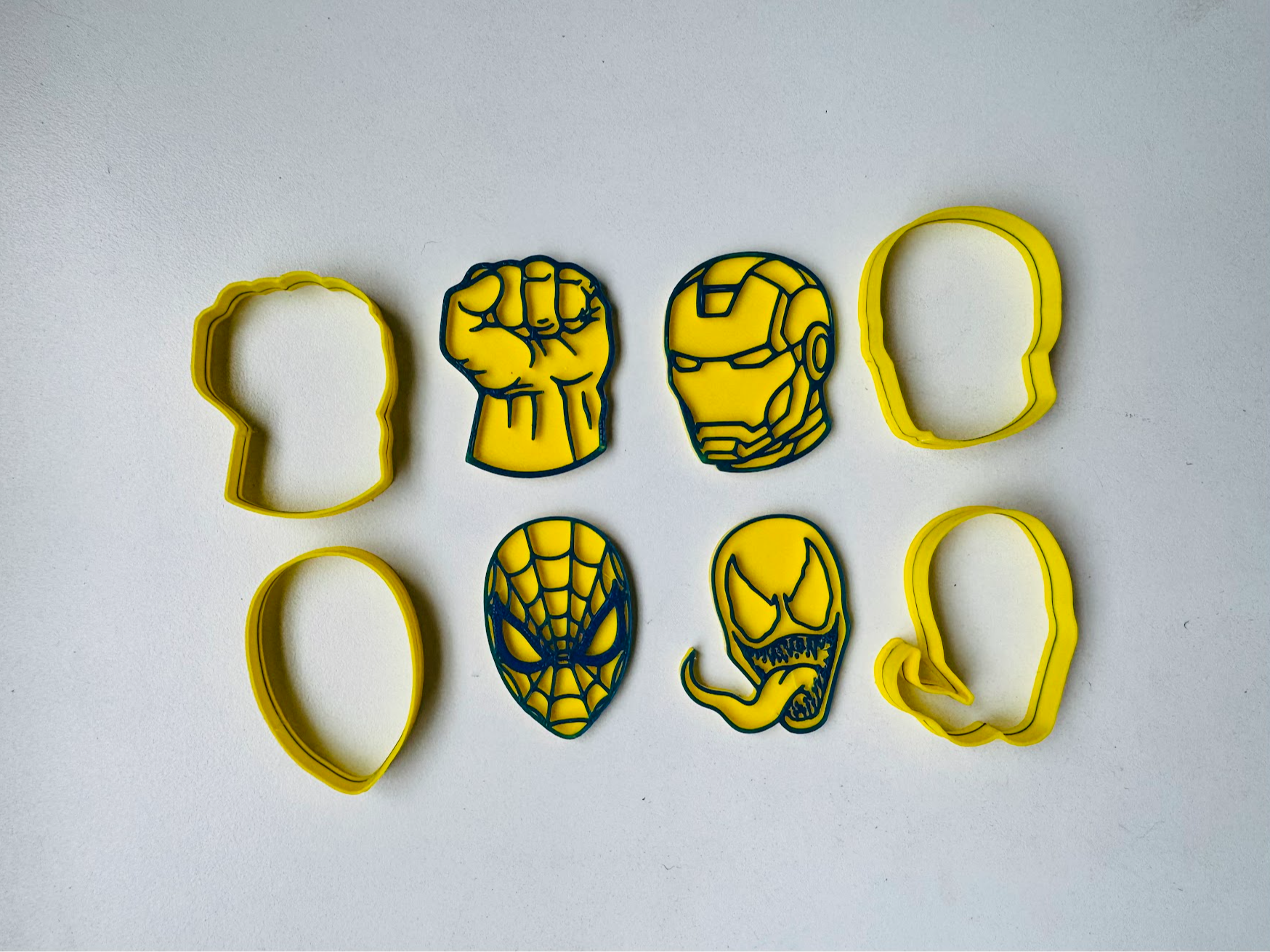cookie cutter super heroe ironman spiderman hulk