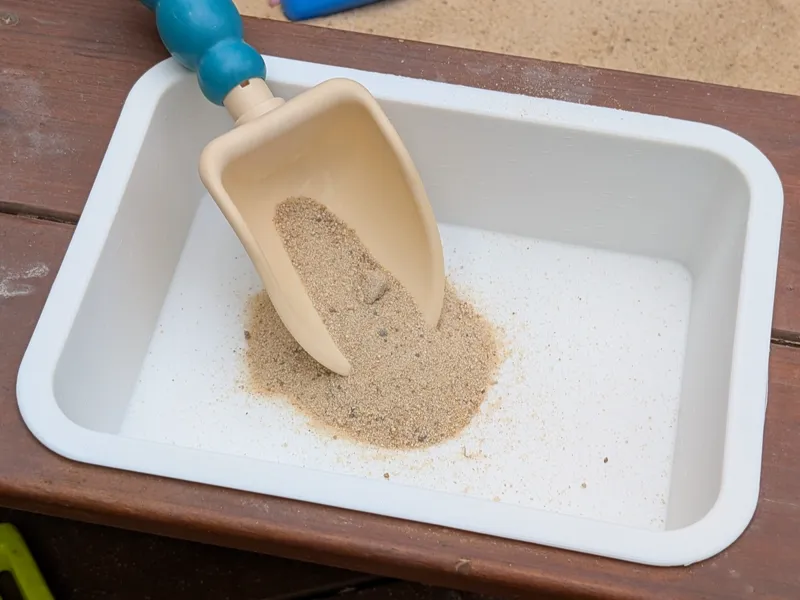 Tray with lip - suitable in a kids' sandpit