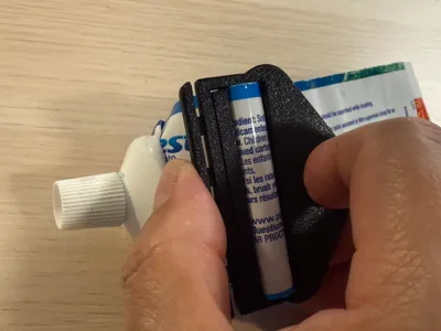 Print-in-Place, simple and material-saving, with an adjustable nozzle and effective backflow prevention toothpaste dispenser