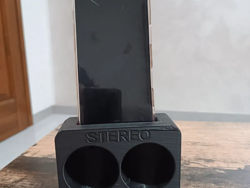 Stereo amplifier for iPhone 16 Pro