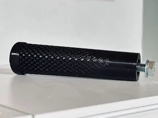Knurled handle