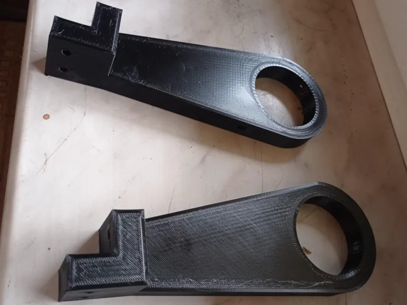 Top mounted universal spool holder for 2020 rails