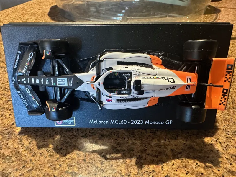 BBurago F1 Model Car Stand 1:43