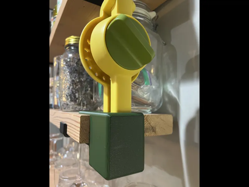 Joseph Joseph Citrus Juicer Holder