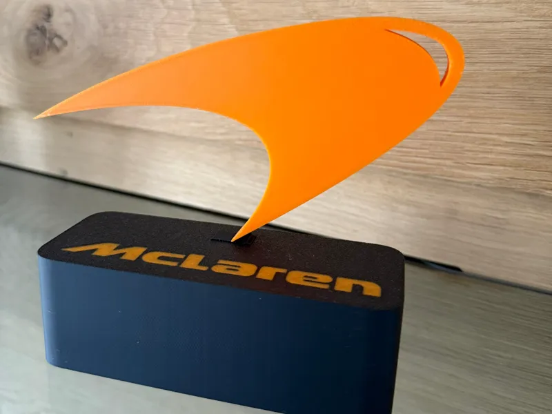 McLaren Logo Präsentationsständer