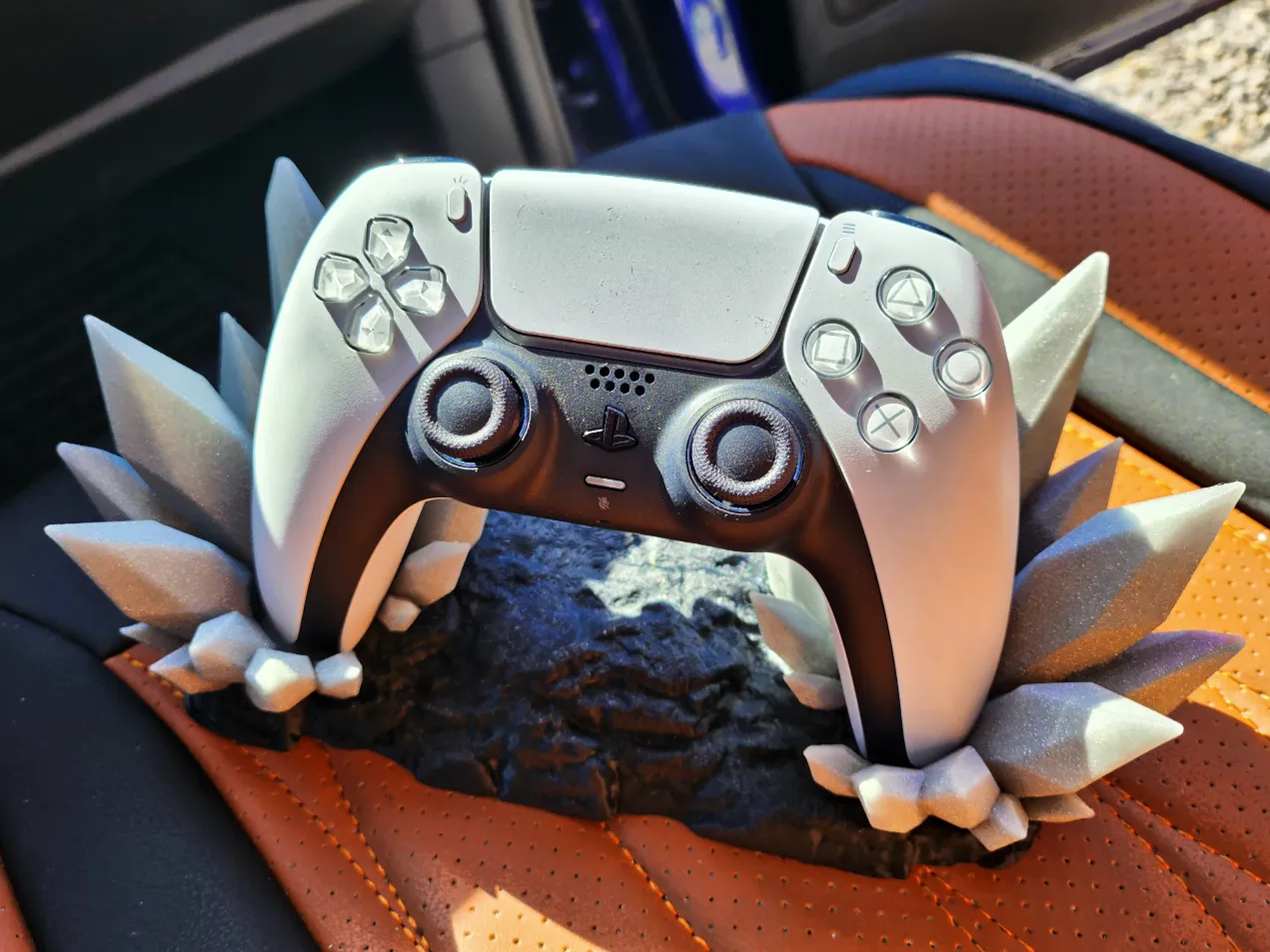 Crystal PS 5 controller holder view 2