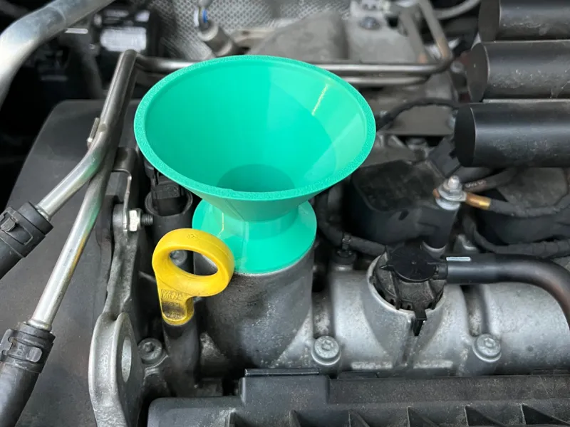 1.4L VW Jetta oil funnel