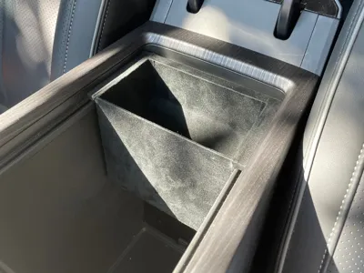 Jaecoo J7 armrest storage box