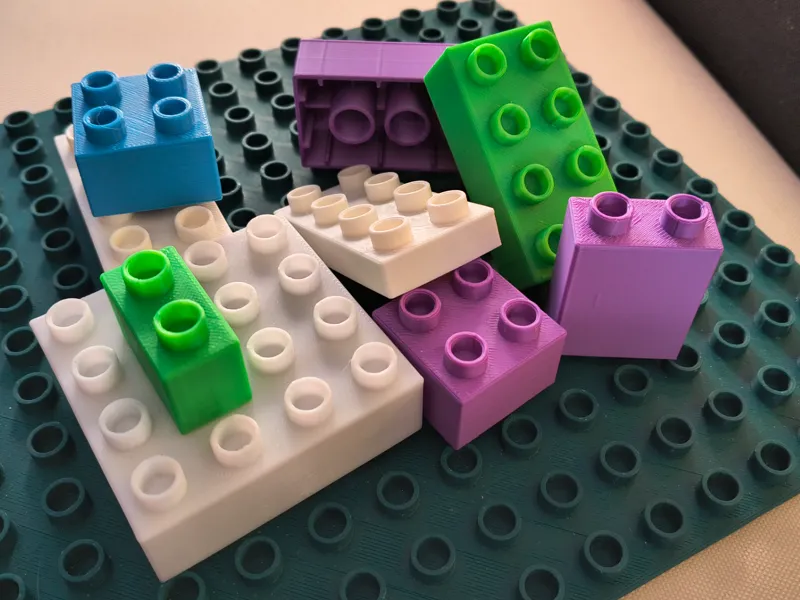 Ultimate Duplo Library: Bricks & Plates 1x2-24
