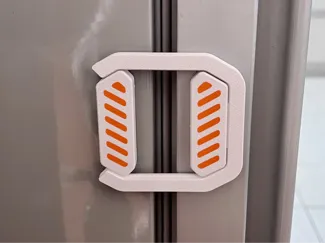 Alternative self-closing door spring for fridge