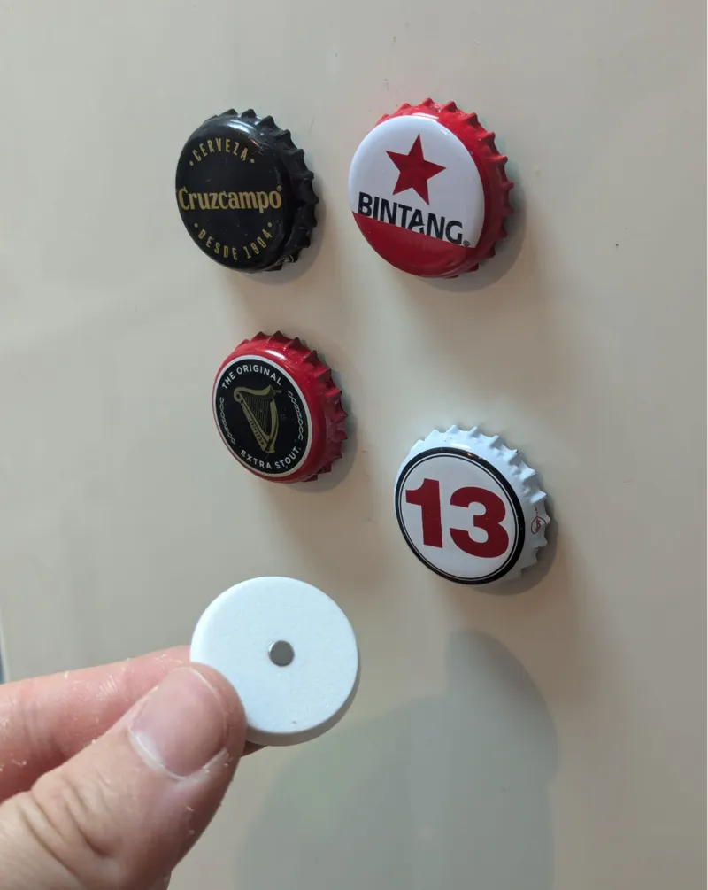 Magnet Beer Cap Holder