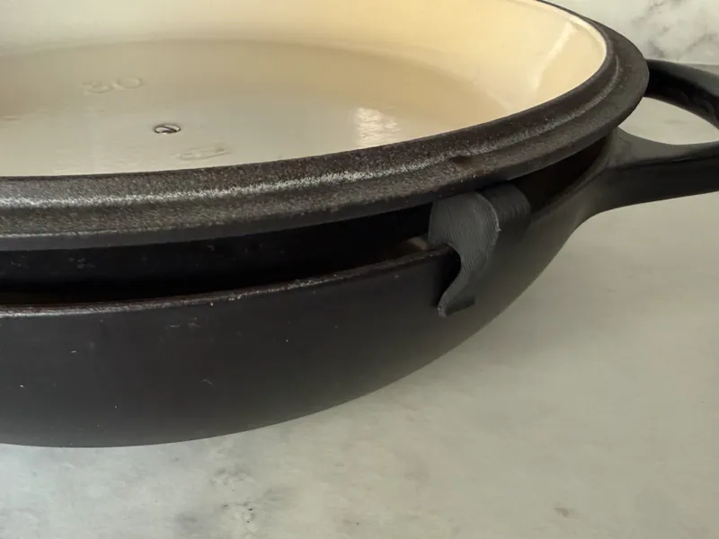 Le Creuset / similar cookware lid protector