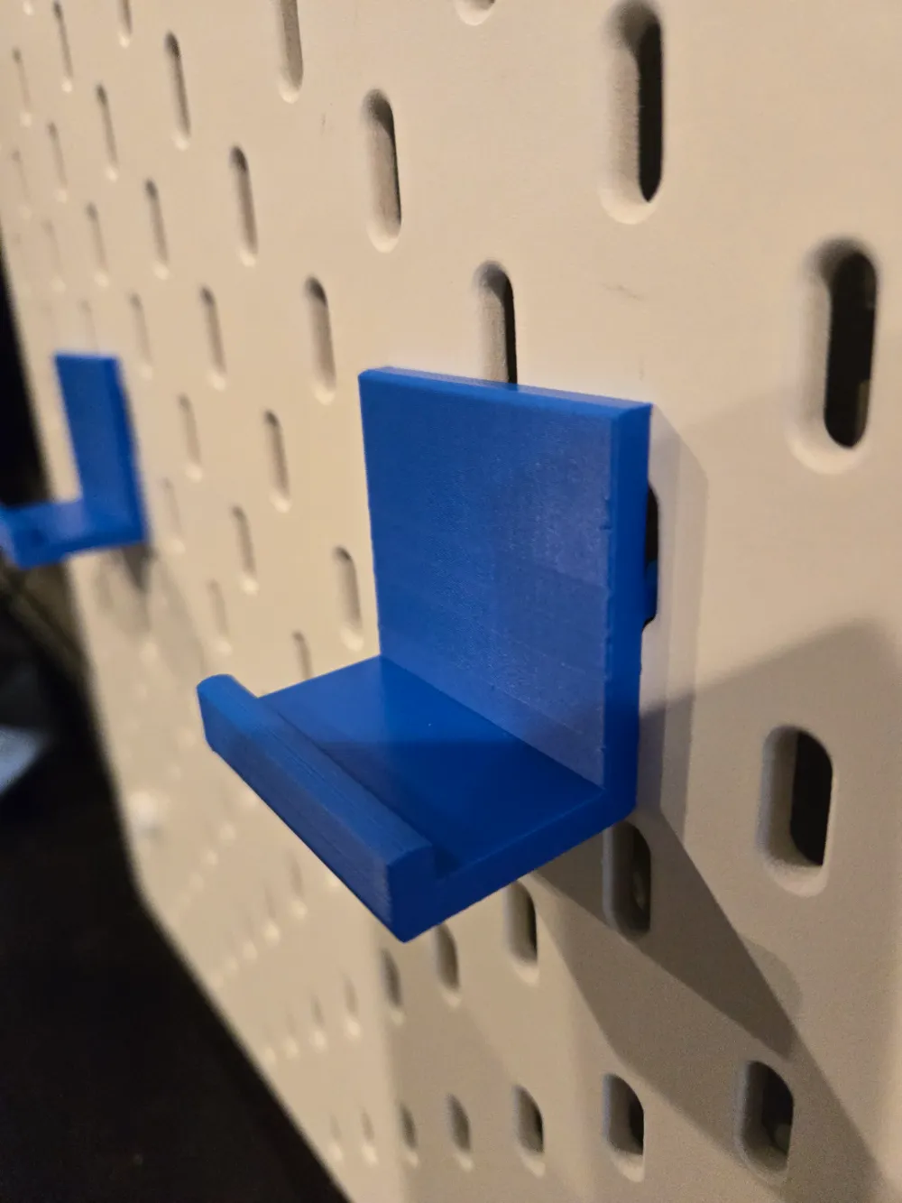 PS4 Skadis Mount Brackets - Free 3D Print Model - MakerWorld