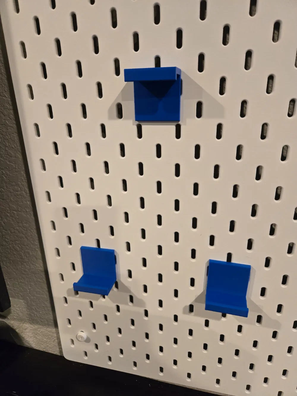 PS4 Skadis Mount Brackets - Free 3D Print Model - MakerWorld