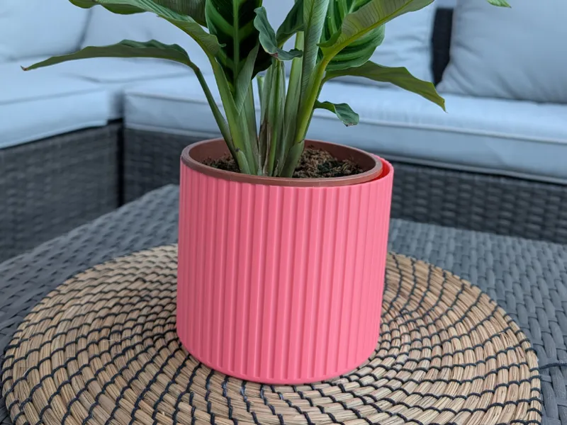 Ribbed Vase