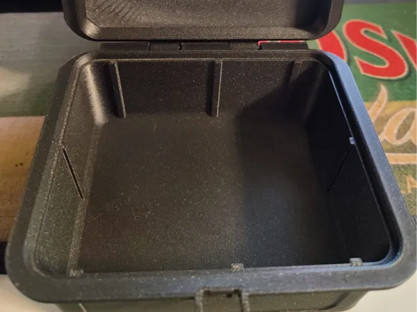 Coffre de rangement robuste