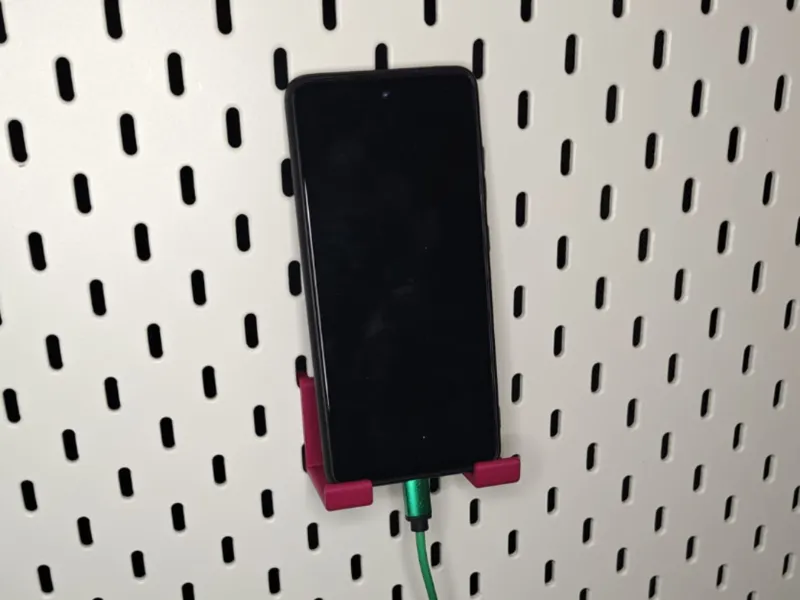 Phone/tablet holder for skadis board