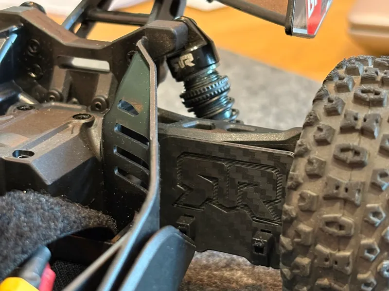 Arrma Typhon Grom BLX 3s rear axle shield