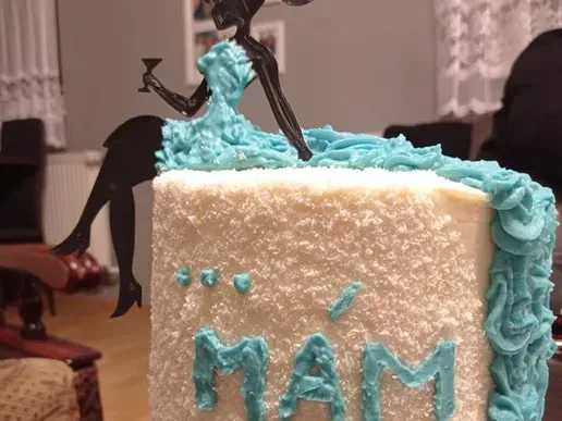 Cake decoration