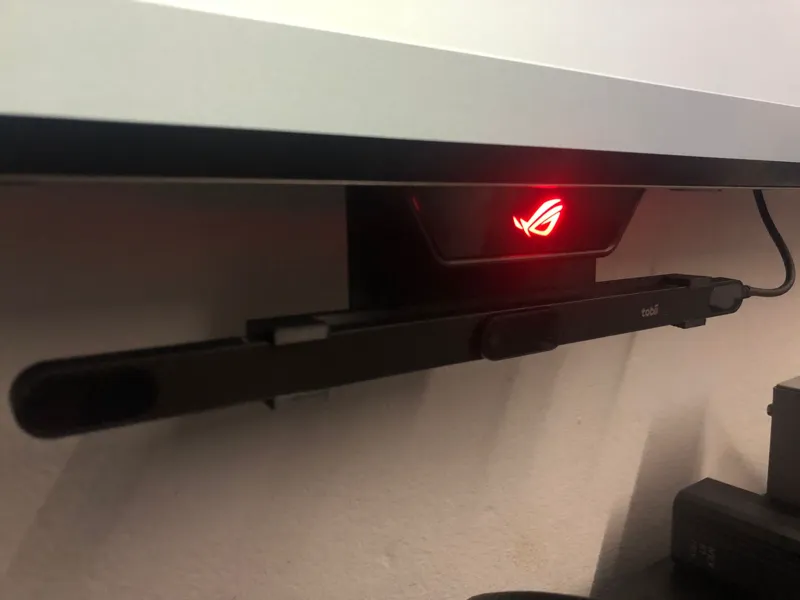 Tobii Eyetracker 5 ASUS ROG SWIFT P42U Halterung