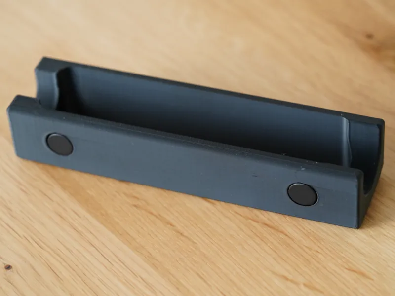 Magnetic lighter holder