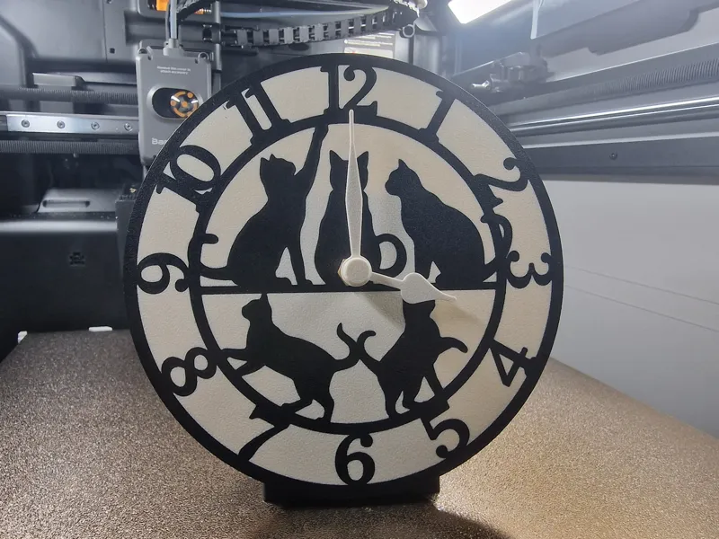Cute Cat Desktop Clock