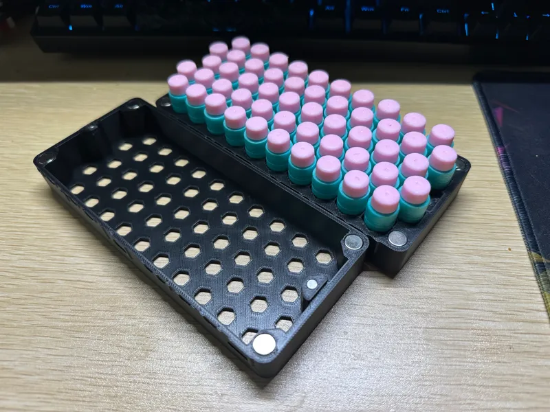 支持自定义磁铁大小的防碰撞软弹收纳盒