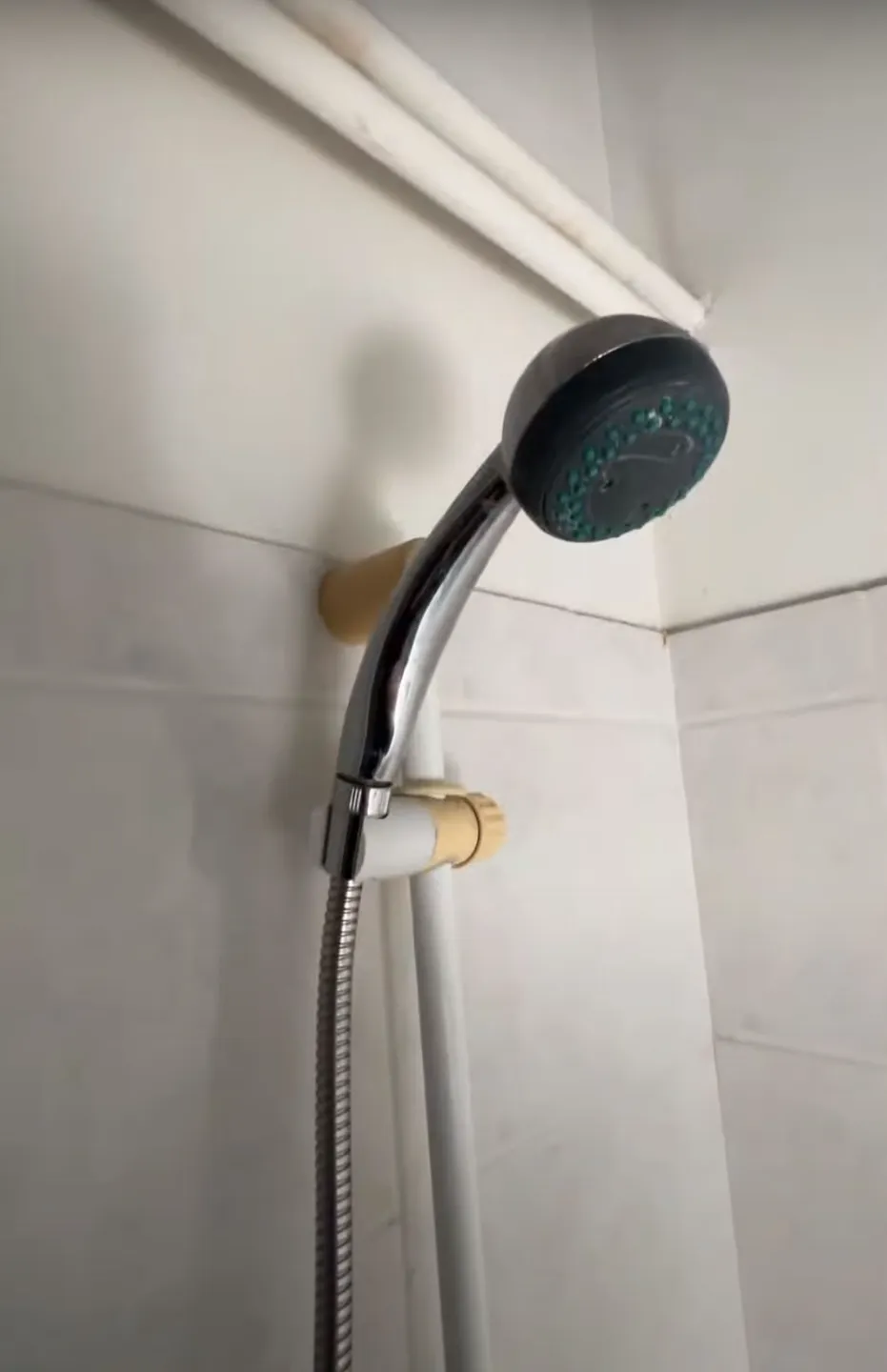 Support de rechange pour pommeau de douche