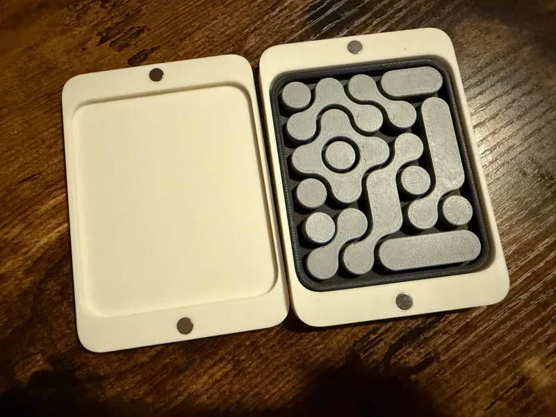 Magnetic Box Designed for Infinity Shift Puzzle 