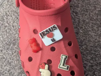 Jesus loves you jibbit / charm