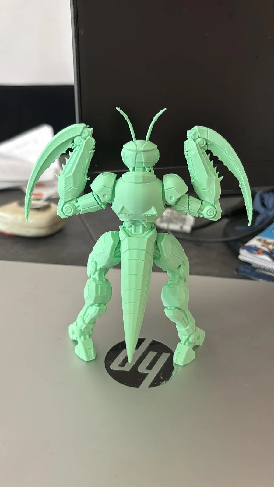 Bots: Insect Mech type : Praying Mantis by orenlibane MakerWorld ...