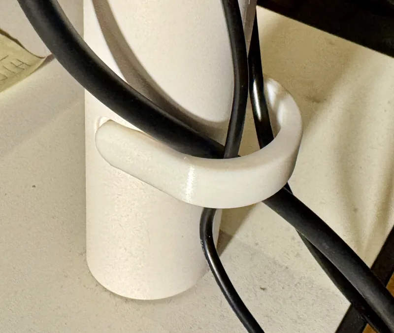Samsung monitor cable tie