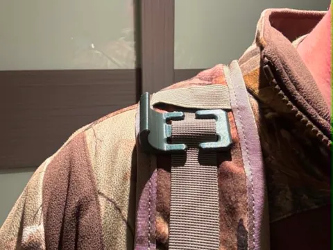 Clip o pieza de sujeción: Rifle Sling Retainer Clip — referencia de MakerWorld