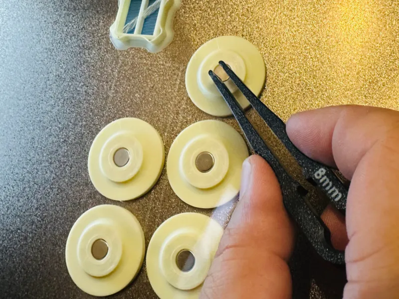 Tweezer magneto help