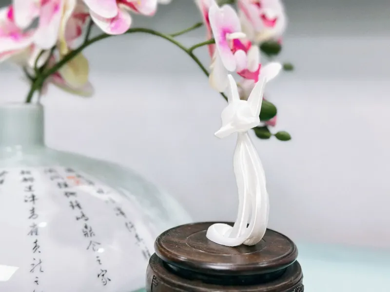 优雅的狐狸雕塑