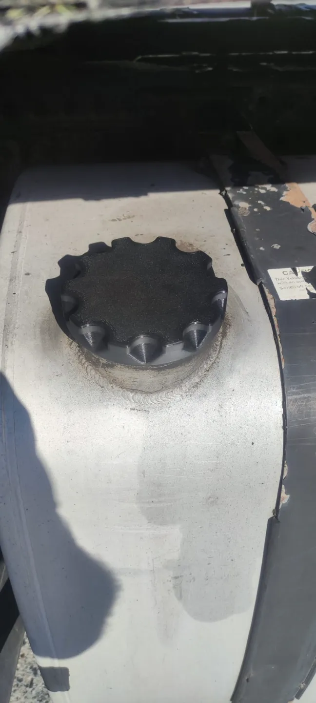 truck tank cap , lid