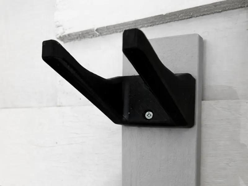 Hammer hanger for multiple hammers