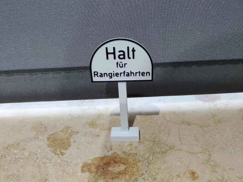 Ra 10 mit Standfuß