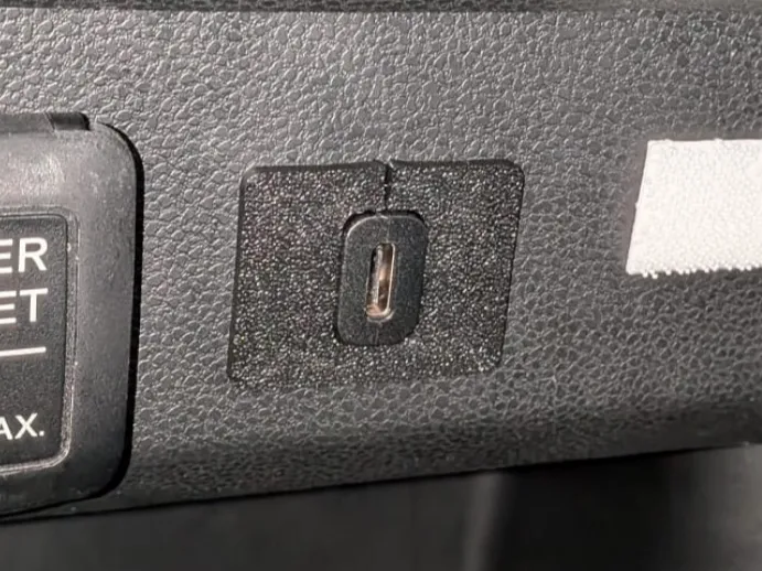 Honda Jazz / Fit (2009-2015) USB-C Dash Mount