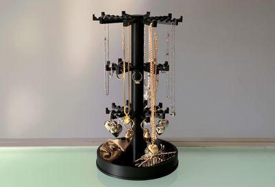 Rotating Jewelry Holder