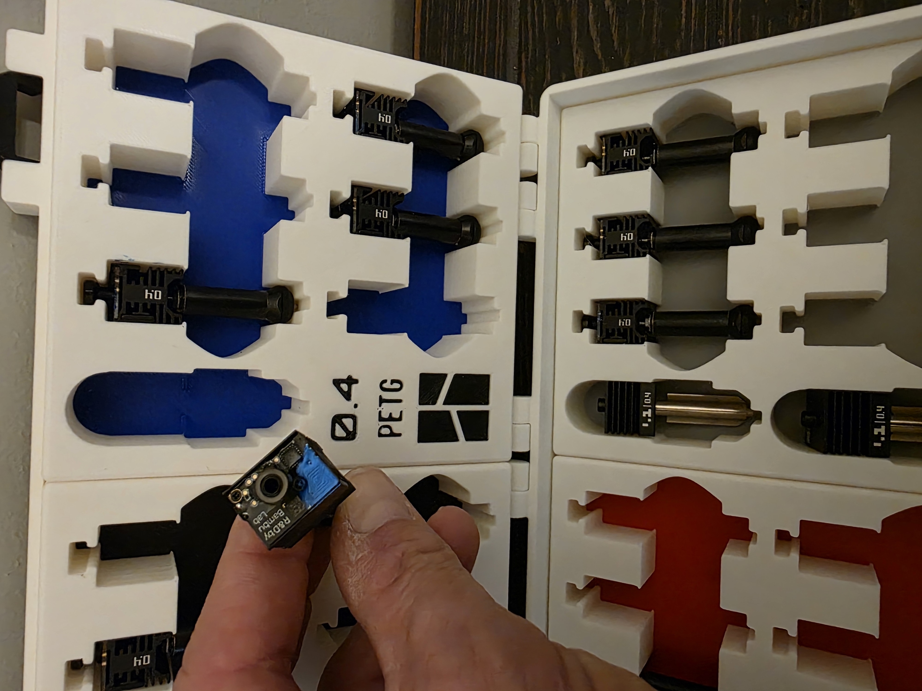 Miniatura 5 do modelo 3D H2C Nozzle Box