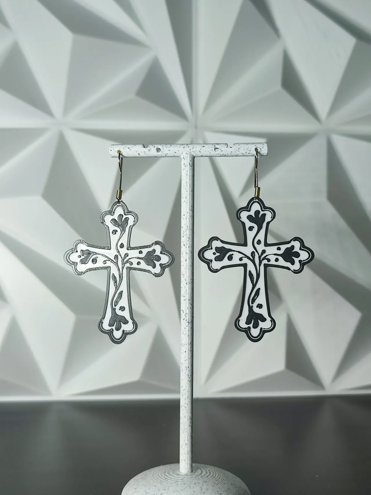 Aretes Cruz de Azabache view 2