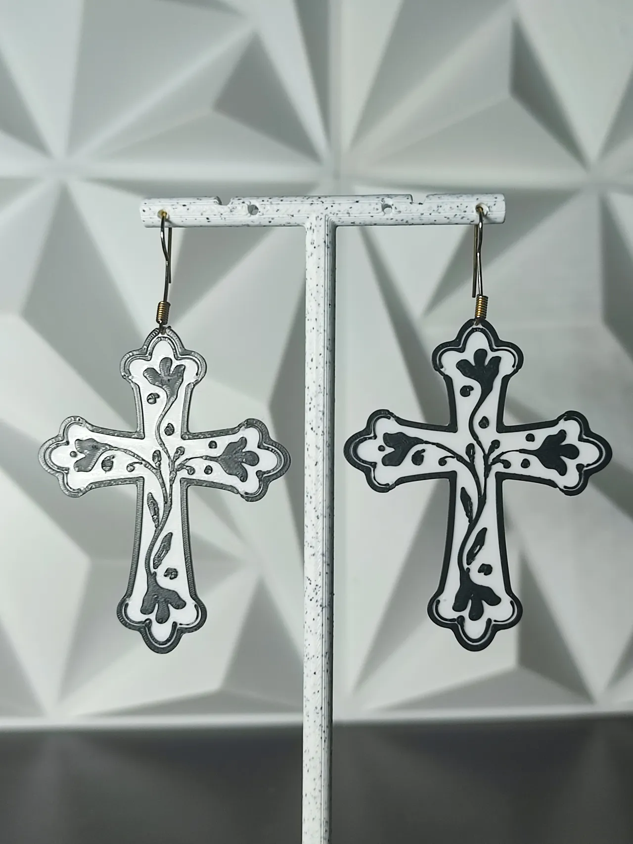 Aretes Cruz de Azabache view 3