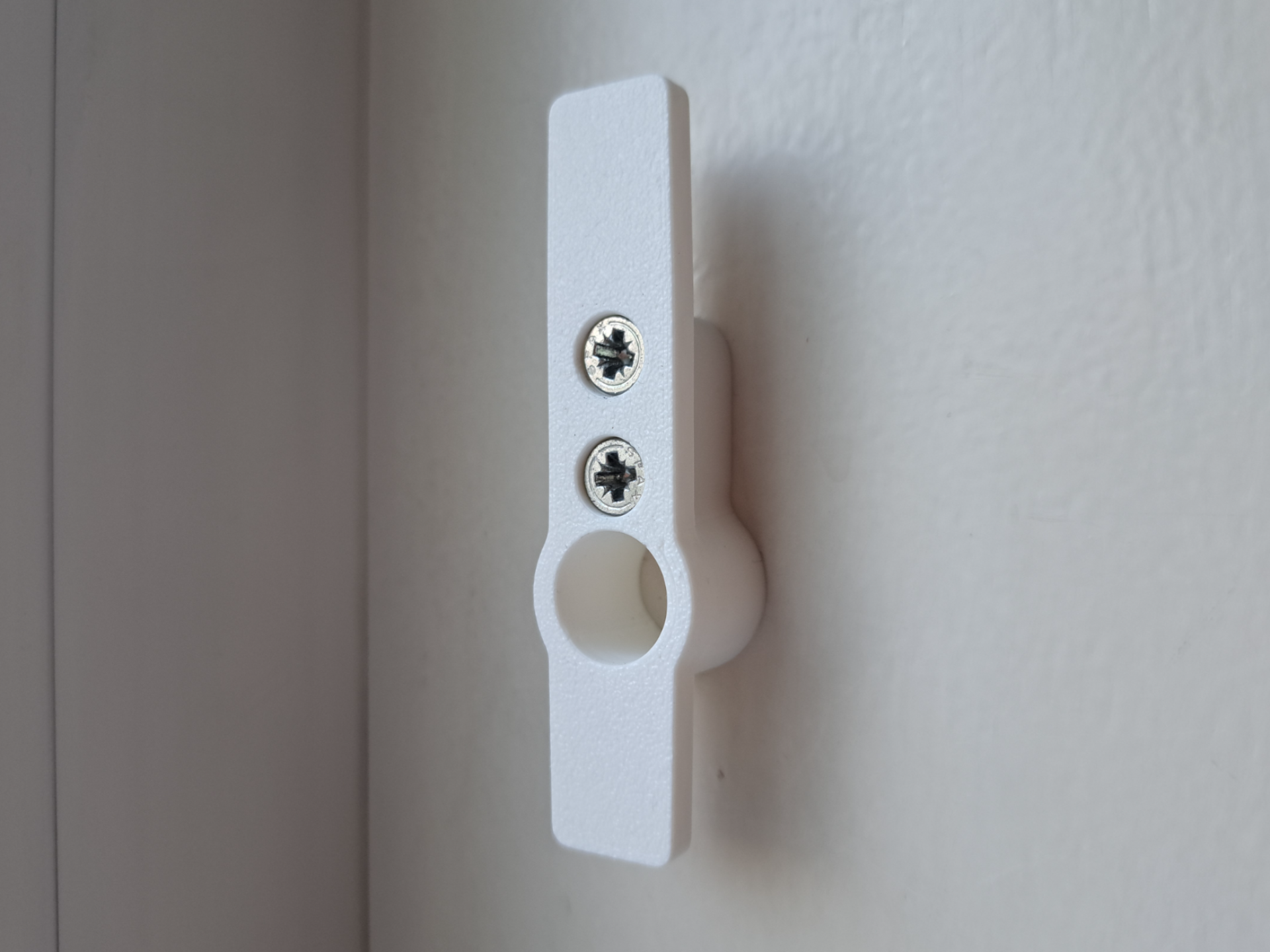 Blinds cord winder and end cap pull handle holder